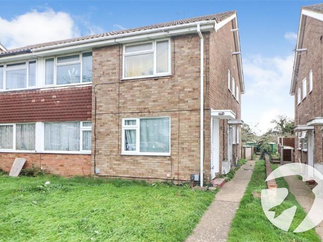 Flat for sale in Slade Green, Greater London