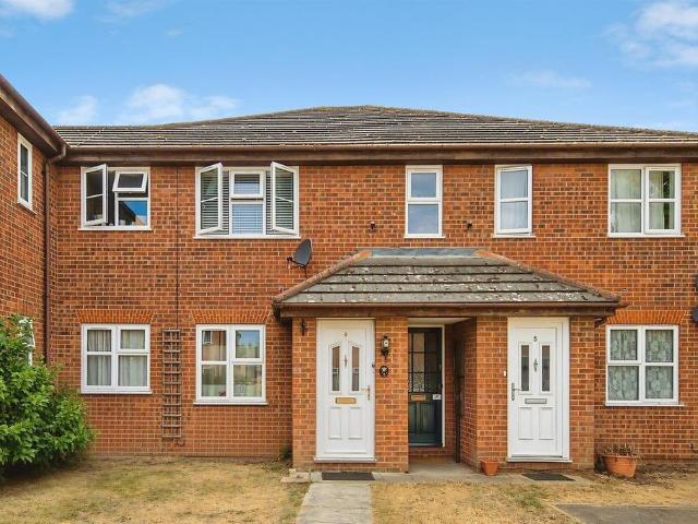 Flat for sale in Old Heath, Fordham Heath
