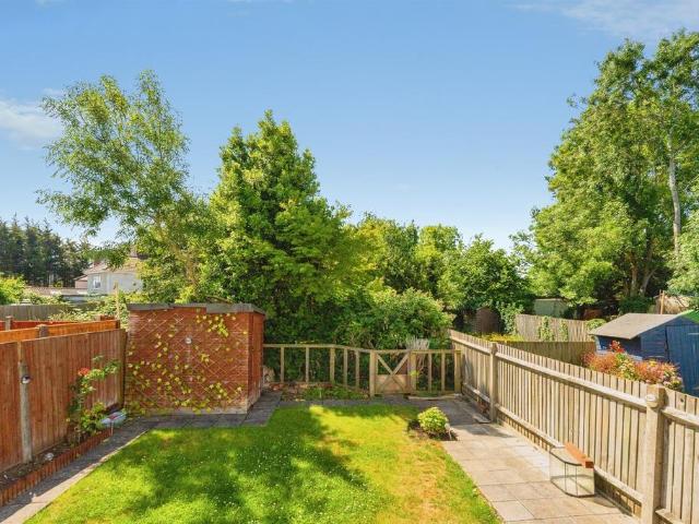 Flat for sale in Wealdstone, Greater London