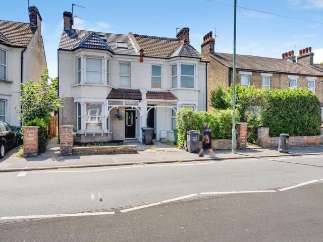 Flat for sale in New Town, Monks Orchard