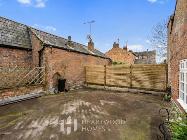 Flat for sale in Pouchen End, Hertfordshire