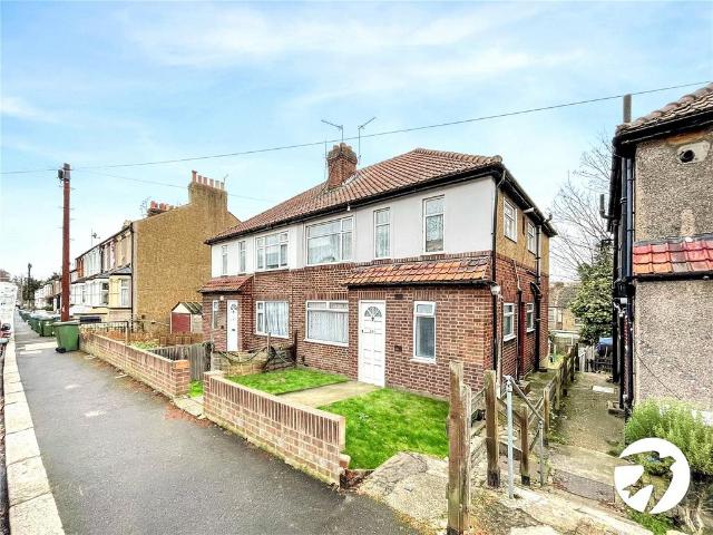 Flat for sale in Northumberland Heath, Greater London