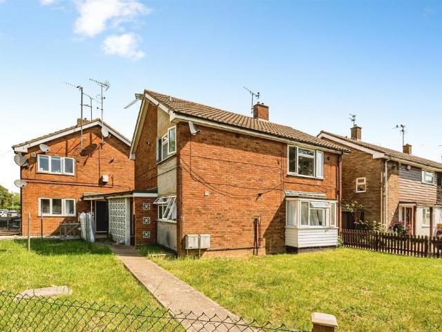 Flat for sale in Aylesbury, Buckinghamshire