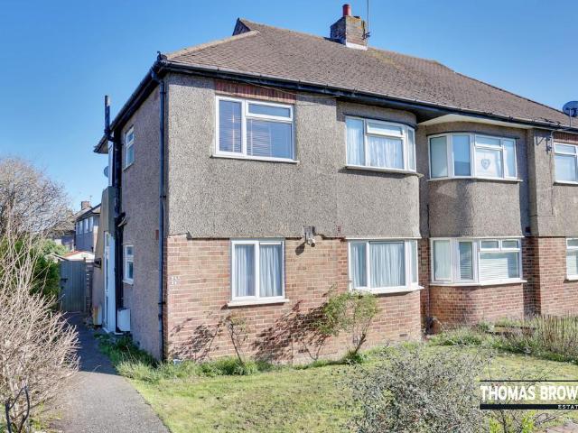 Flat for sale in Petts Wood, Greater London