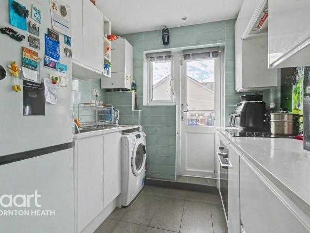 Flat for sale in London Borough of Croydon, Thornton Heath