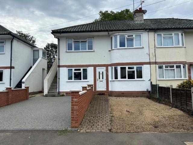 Flat for sale in Stoneleigh, Ewell