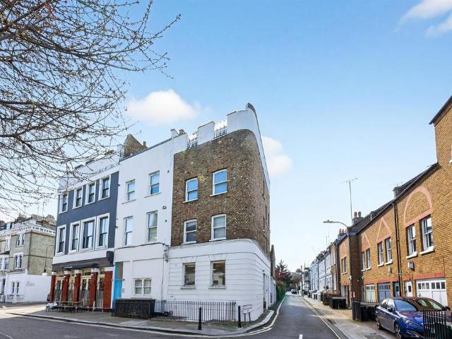 Flat for sale in Brook Green, Greater London