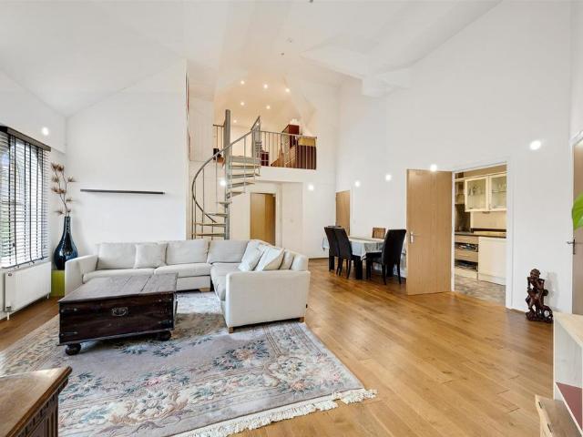 Flat for sale in Greater London