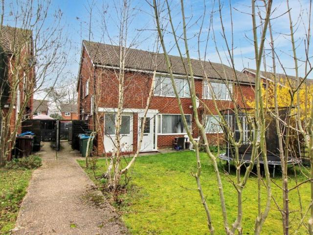 Flat for sale in Bedgrove, Aylesbury