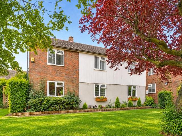 Flat for sale in Sunnybank, Hertsmere