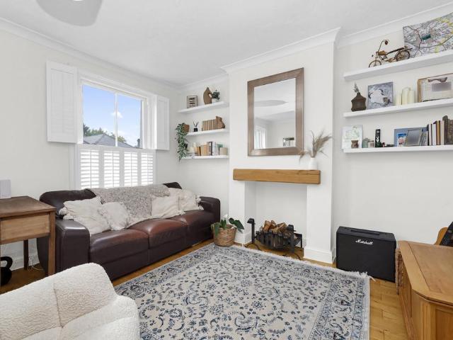Flat for sale in Norbiton, Greater London