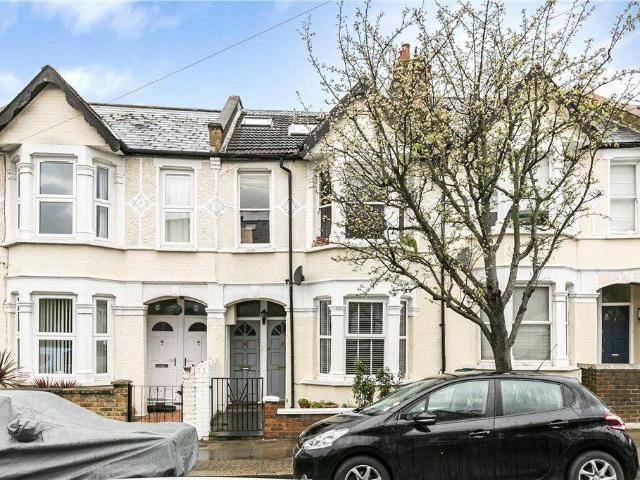 Flat for sale in Earlsfield, Greater London