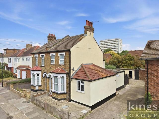 Flat for sale in Carterhatch, Greater London