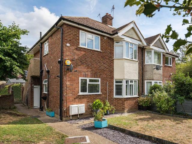 Flat for sale in Pachesham Park, Surrey