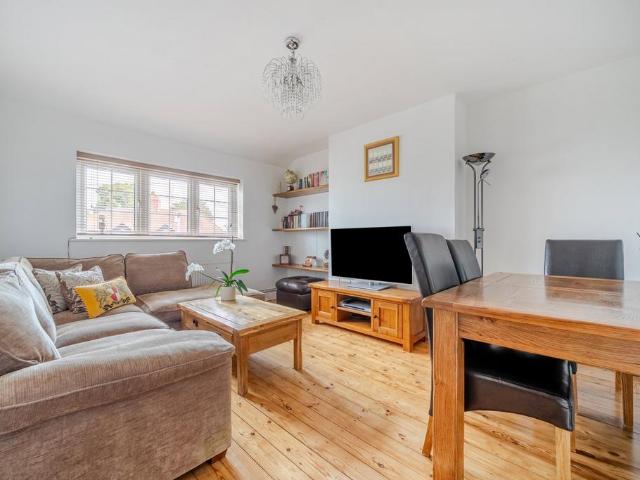 Flat for sale in Middle Park, Greater London