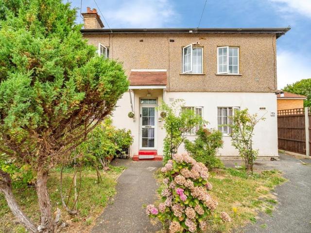 Flat for sale in London Borough of Hillingdon, Greater London
