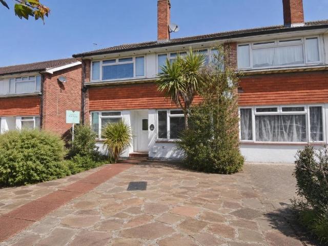 Flat for sale in Blackhills, Surrey