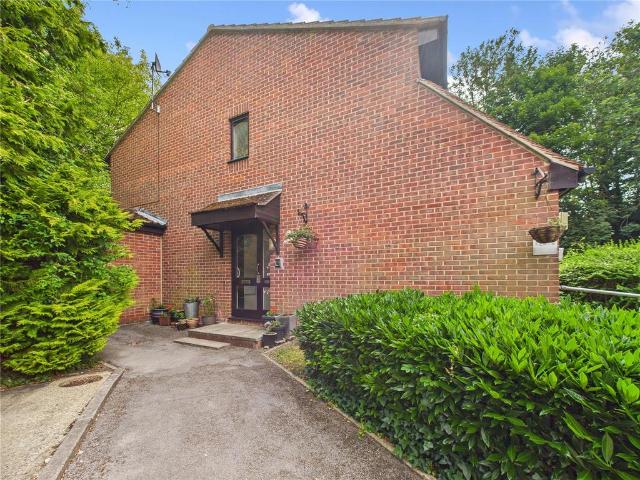 Flat for sale in Sudbury, Chelmondiston