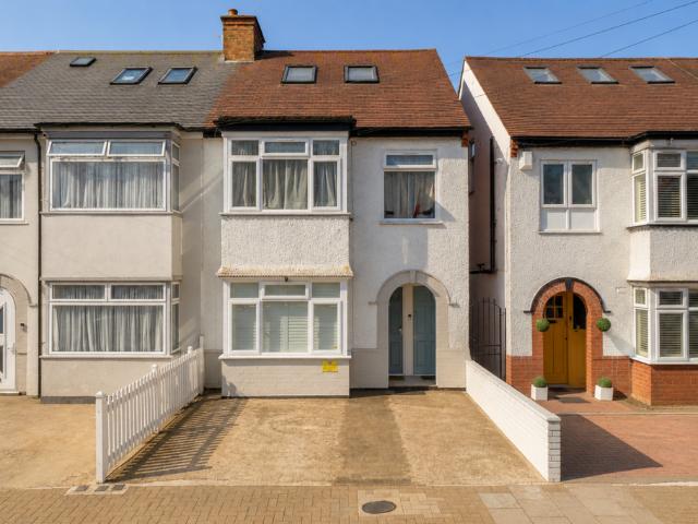 Flat for sale in South Harrow, Greater London