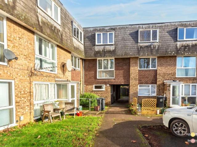 Flat for sale in Beeston, Sandy