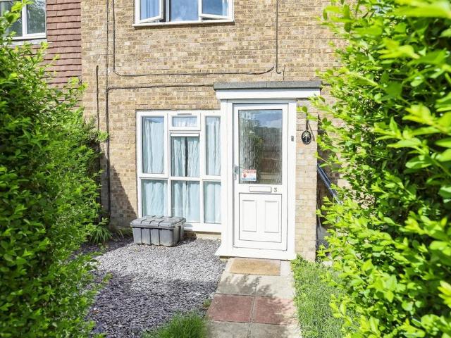 Flat for sale in Forge Wood, Glynde