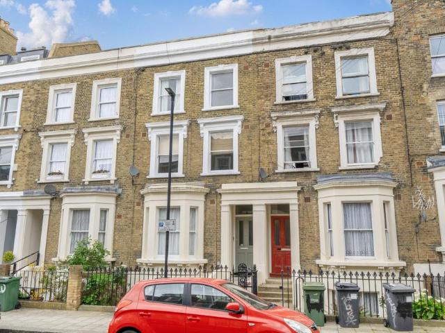 Flat for sale in Loughborough Junction, Greater London