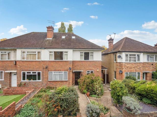 Flat for sale in Northwood, Greater London