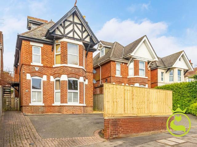 Flat for sale in Penn Hill, Poole