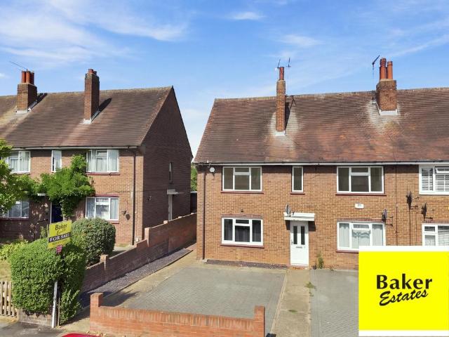 Flat for sale in Collier Row, Greater London