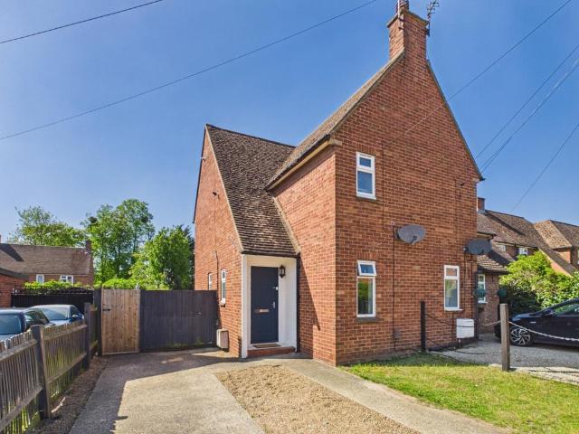 Flat for sale in Chalfont St. Peter, Denham