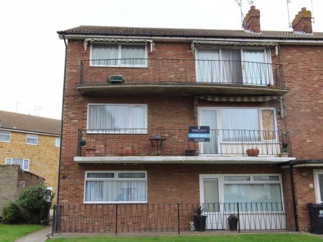 Flat for sale in Dale Hill, Essex