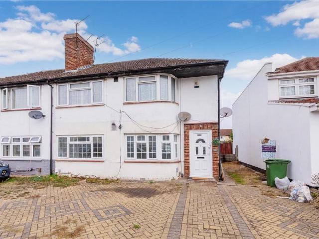 Flat for sale in Slough
