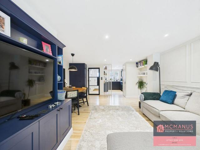 Flat for sale in King's Walden, Hertfordshire