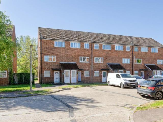 Flat for sale in King's Walden, Hertfordshire