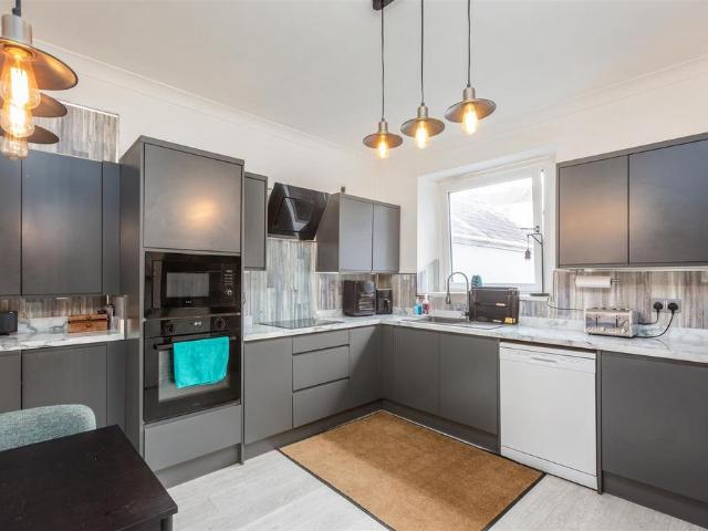 Flat for sale in Brynmill, Swansea