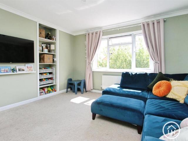 Flat for sale in Snipeshill, Oad Street