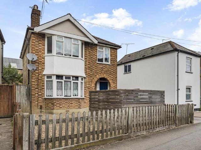 Flat for sale in Norbiton, Greater London