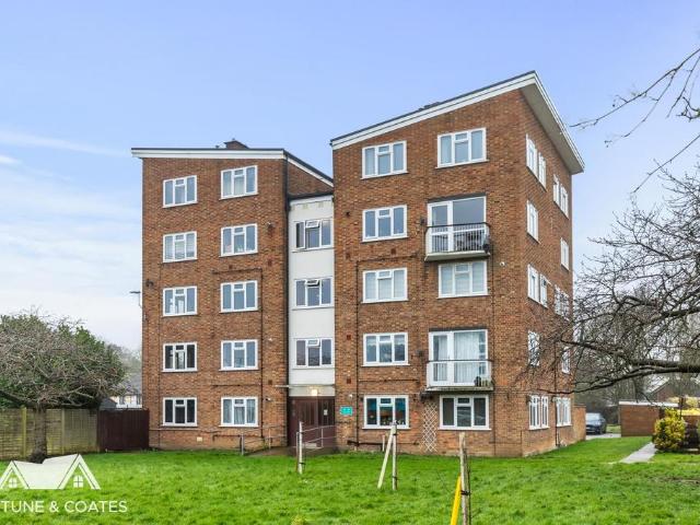 Flat for sale in Latton Bush, Harlow