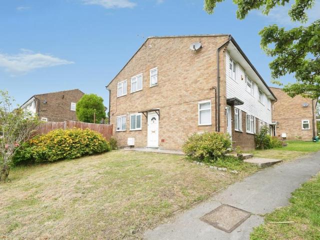 Flat for sale in London Borough of Croydon, Selsdon