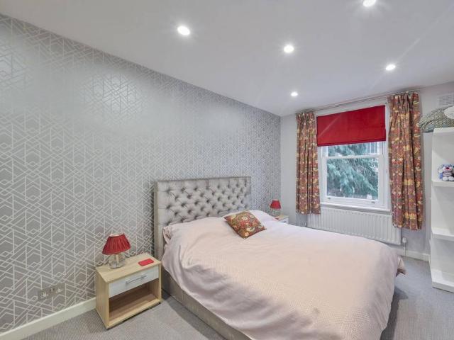 Flat for sale in Pimlico, Greater London