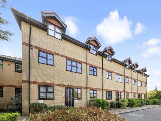 Flat for sale in Fishersgate, West Sussex