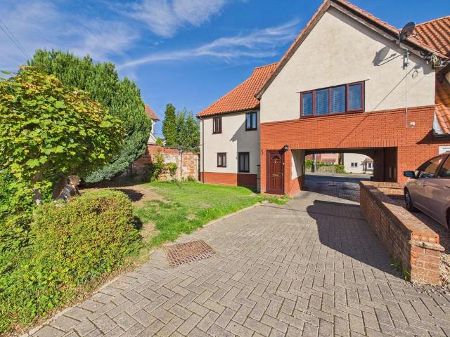Flat for sale in Sible Hedingham, Braintree