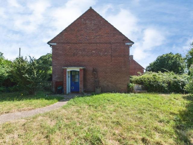 Flat for sale in Littleham, Budlake