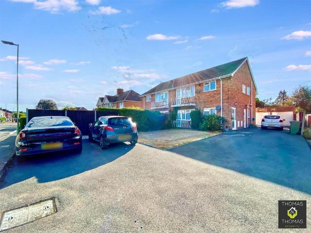 Flat for sale in Gloucester, Gloucestershire
