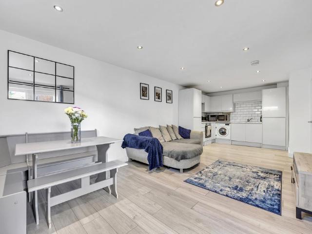 Flat for sale in Collier Row, Greater London