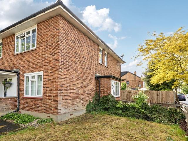 Flat for sale in Elmers End, Isle Of Man