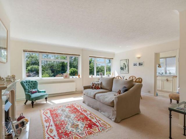 Flat for sale in Nork, Red Hill