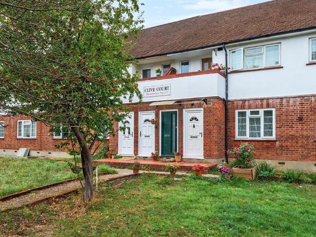 Flat for sale in Royal Borough of Kingston upon Thames, Greater London