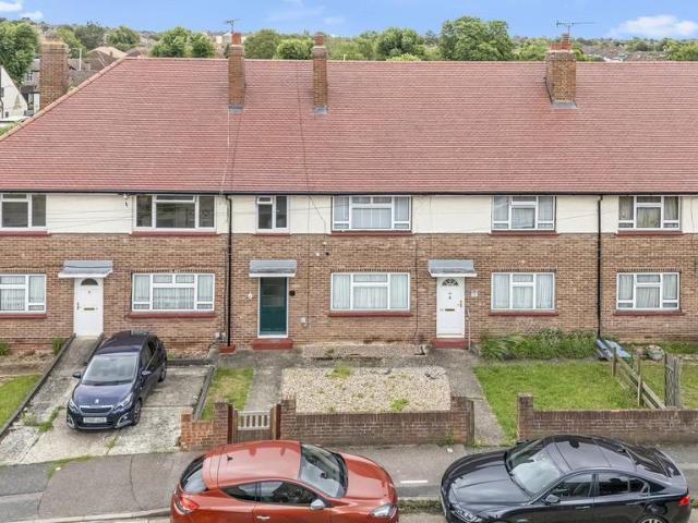 Flat for sale in Collier Row, Greater London