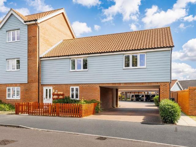 Flat for sale in Burgh St Peter, Norfolk
